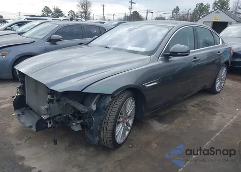 2017 Jaguar Xf 35T Prestige z USA, uszkodzony, nr VIN SAJBK4BV5HCY47515